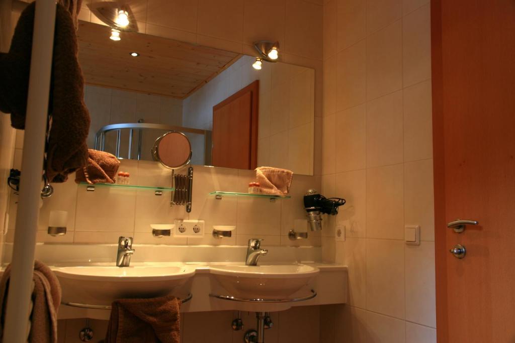 Appartements 4 Jahreszeiten Ehrwald Pokoj fotografie